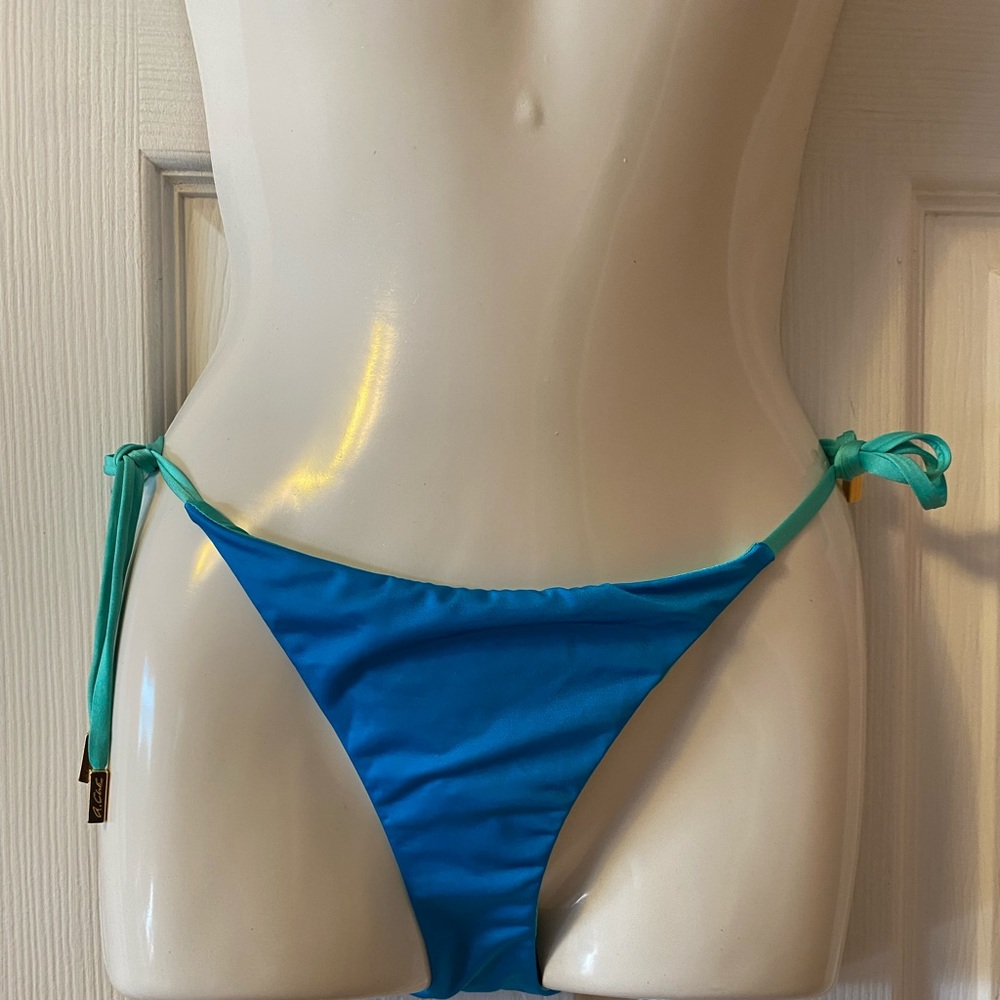 New! A Che’ Turquoise Bikini Bottoms